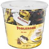 Milka Naps Mix od. Toblerone, Preisangabe ohne MwSt. (Preis inkl. MwSt. 24,19 €), METRO 904 Gramm 1 Packung