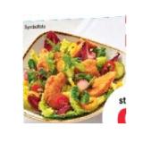 maxi.restaurant Steirischer Backhendlsalat mit gebackenen Hühnerfilets in Kürbiskernpanade auf buntem Blattsalat und Käferbohnen Maximarkt 1 Set