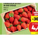 HOFER Marktplatz Erdbeeren gelegt in der Steige HOFER 900 Gramm 1 Packung