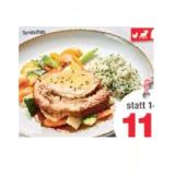 maxi.restaurant Gefüllter Kalbsrollbraten mit Natursaftl, Gemüse und Butterreis Maximarkt 1 Set