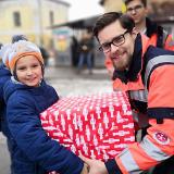 Promotion Bild von Ein Paket für leuchtende Kinderaugen, Johanniter.