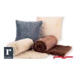 Rubin Kissen oder Decke „Lake Louis“ Maximarkt 1 Stück